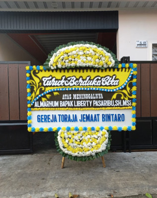Papan Bunga Duka di Toraja Utara